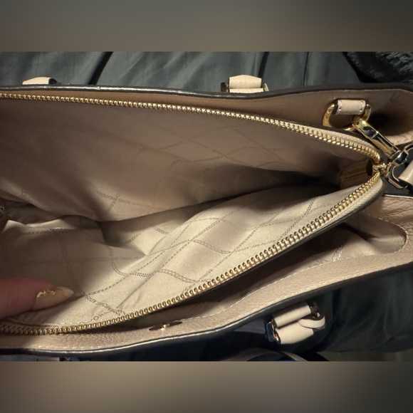 Michael Kors Camille Large LOGO And Leather Satchel - Picture 7 of 12